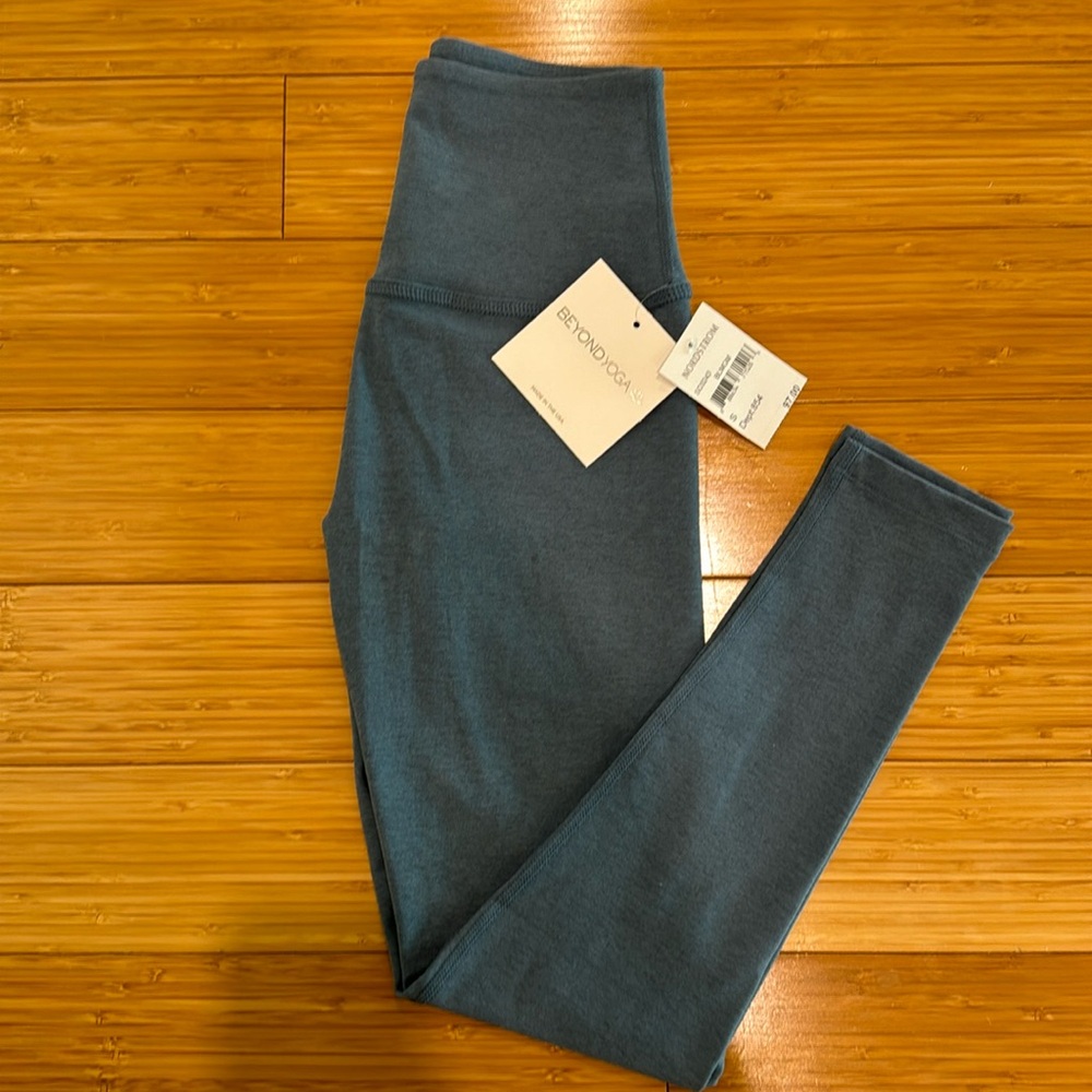 BNWT Small Beyond Yoga Heathered Blue Leggings